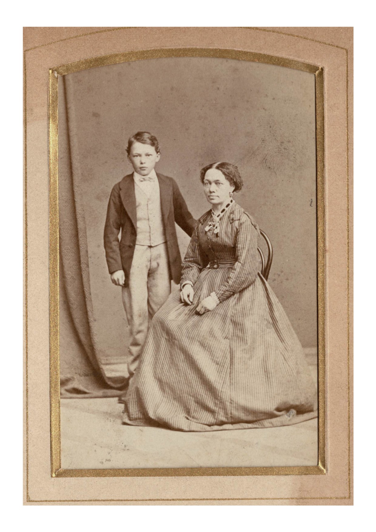 Hanuš Wihan s maminkou Rozálií, cca 1865; archiv rodiny Wihan/Šafránek