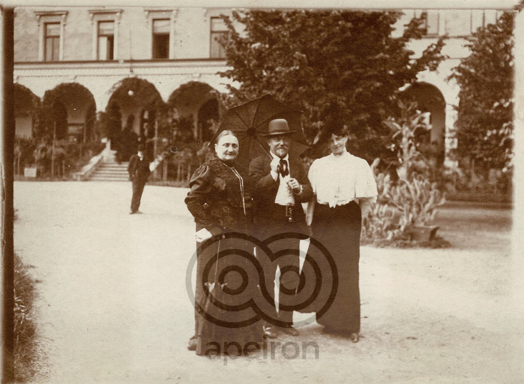 Josefina Stengrová, Hanuš Wihan a slečna Rézy, Brandýs n/Orl.; cca 1910