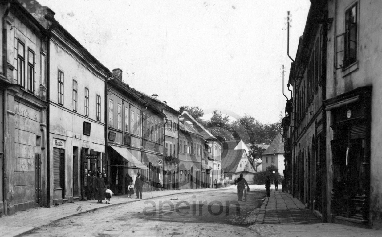 Kostelní ulice, 1928; sbírka Milana Košťála